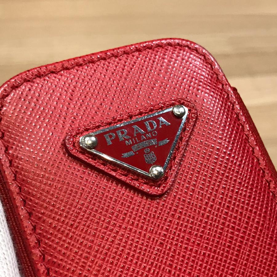 希少美品　プラダ　iPad用ケース　レッド　レザー　サフィアーノ　箱付 PRADA（プラダ） 【未使用】プラダ サフィアーノレザー ネック