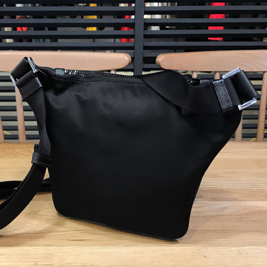 PRADA（プラダ） 【超美品】プラダ Re-Nylon サフィアーノレザー 斜め