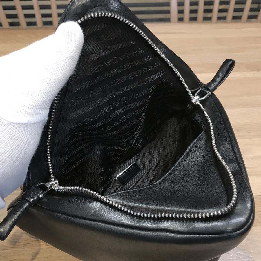 PRADA（プラダ） 【新品同様用】プラダ トライアングル ショルダー