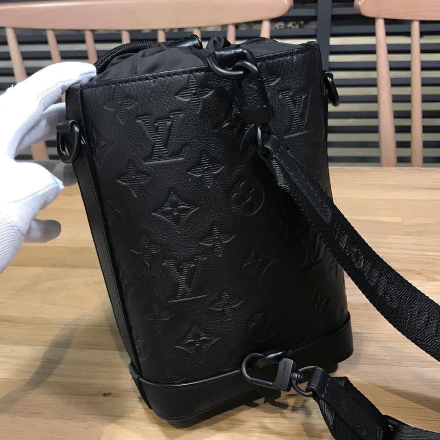 ルイヴィトン LOUIS VUITTON モノグラム シャドウ ノエスリング ショルダーバッグ ノワール M82248 中古 新入荷 LV2033 ノエスリング ショルダーバッグ ノワール M82248 新品同様