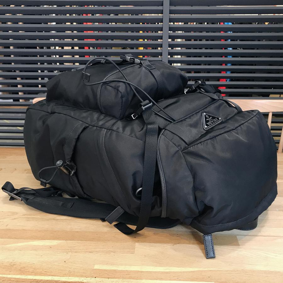 PRADA（プラダ） 【超美品】プラダ Re-Nylon サフィアーノレザー