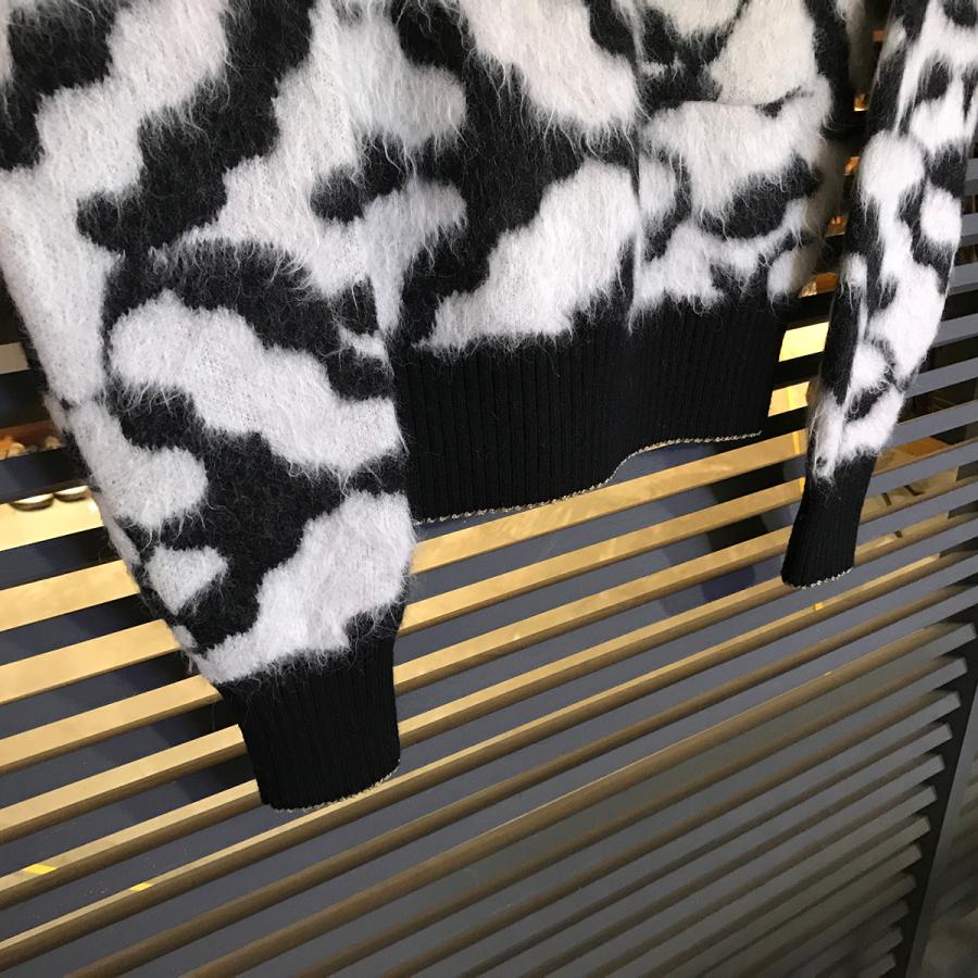 CHANEL（シャネル） 【超美品】シャネル クロップド丈 長袖ニット