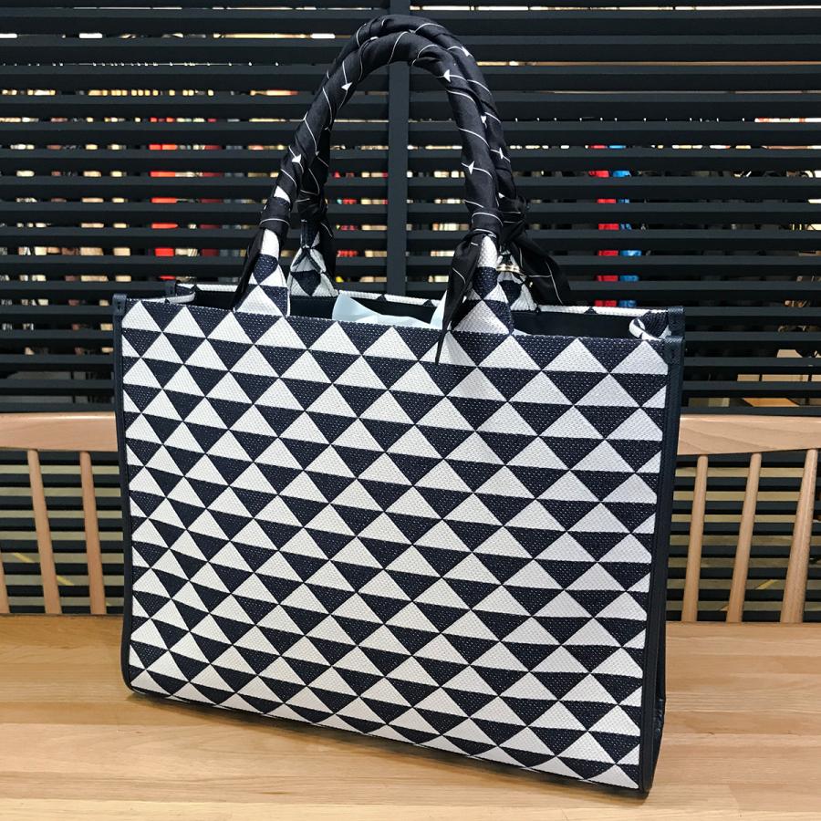 PRADA（プラダ） 【未使用】プラダ シンボル エンブロイダリー