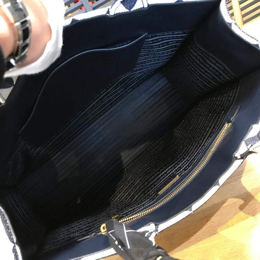 PRADA（プラダ） 【未使用】プラダ シンボル エンブロイダリー