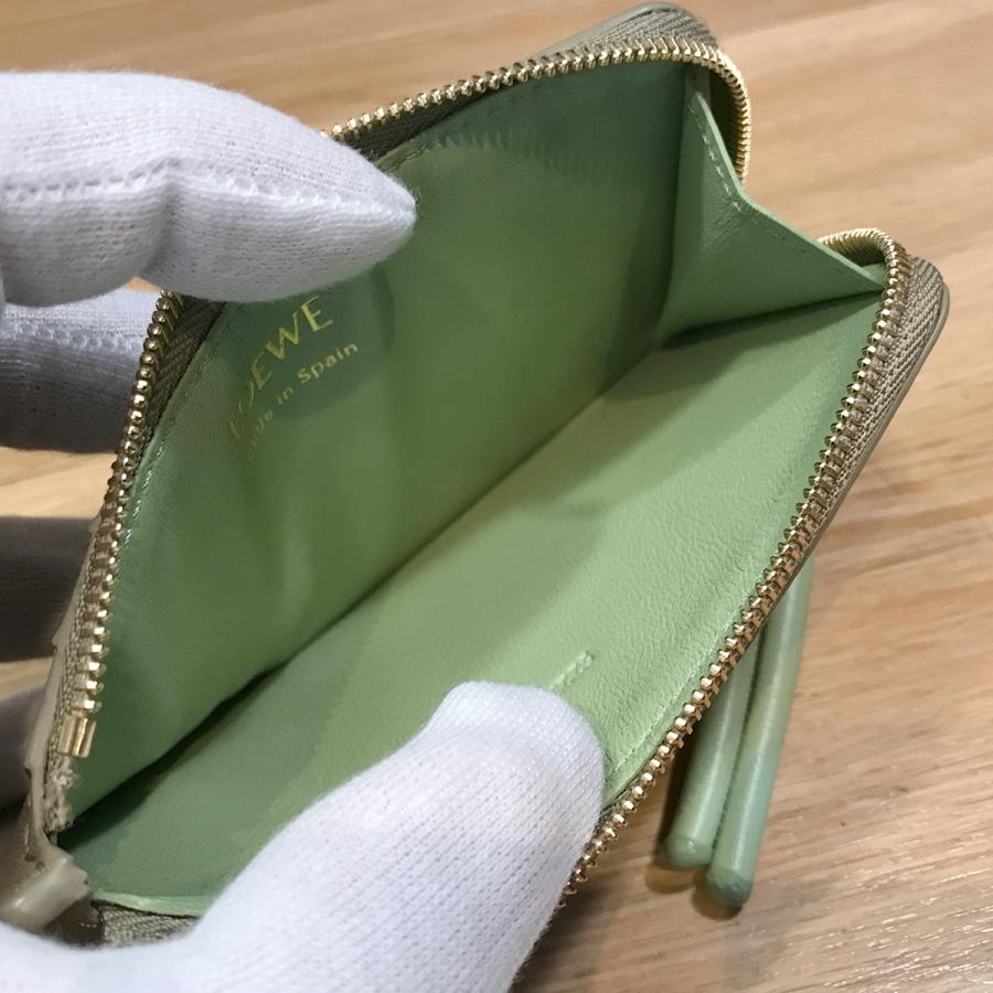 美品　LOEWE アナグラム　チャーム　グリーン LOEWE（ロエベ） アナグラム チャーム ストラップ キーリング