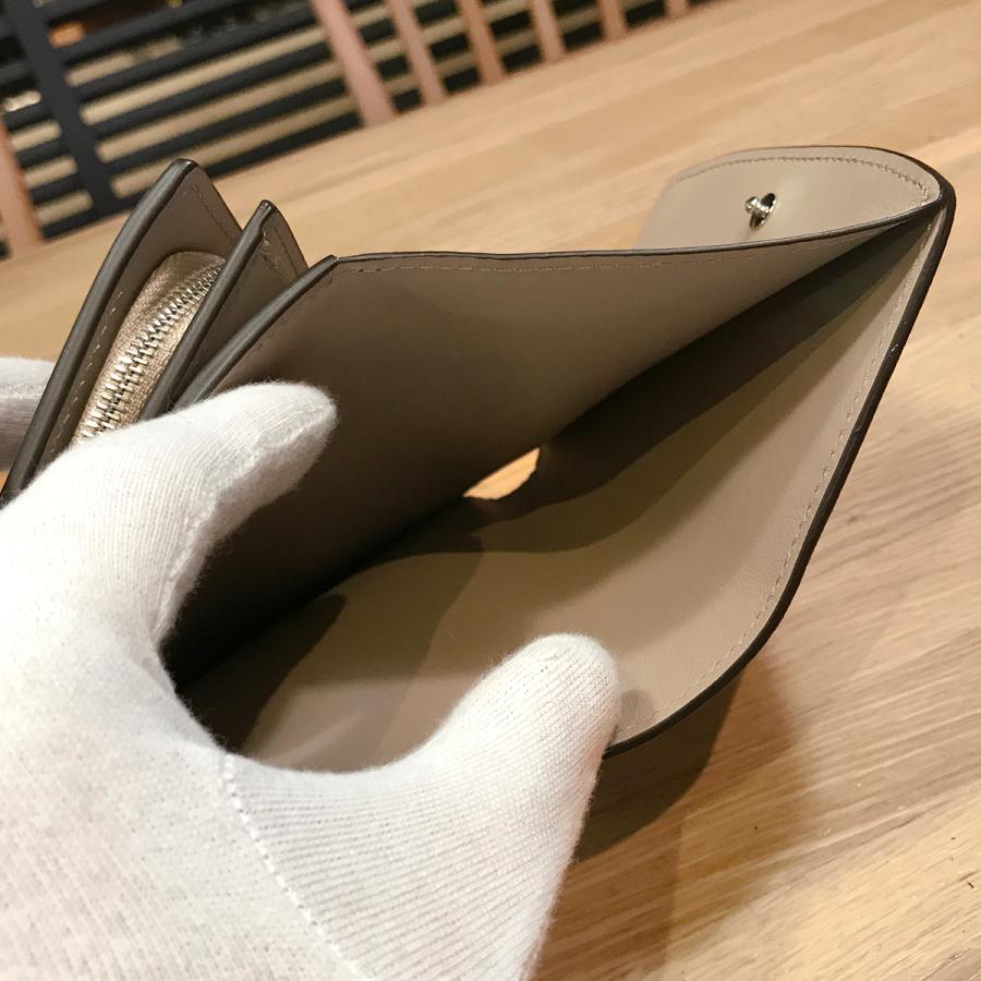 新品同様 付属品完備　ルイヴィトン　マヒナ　ポルトフォイユイリスコンパクト　ガレ LOUIS VUITTON（ルイ・ヴィトン） 【新品同様】ルイヴィトン マヒナ