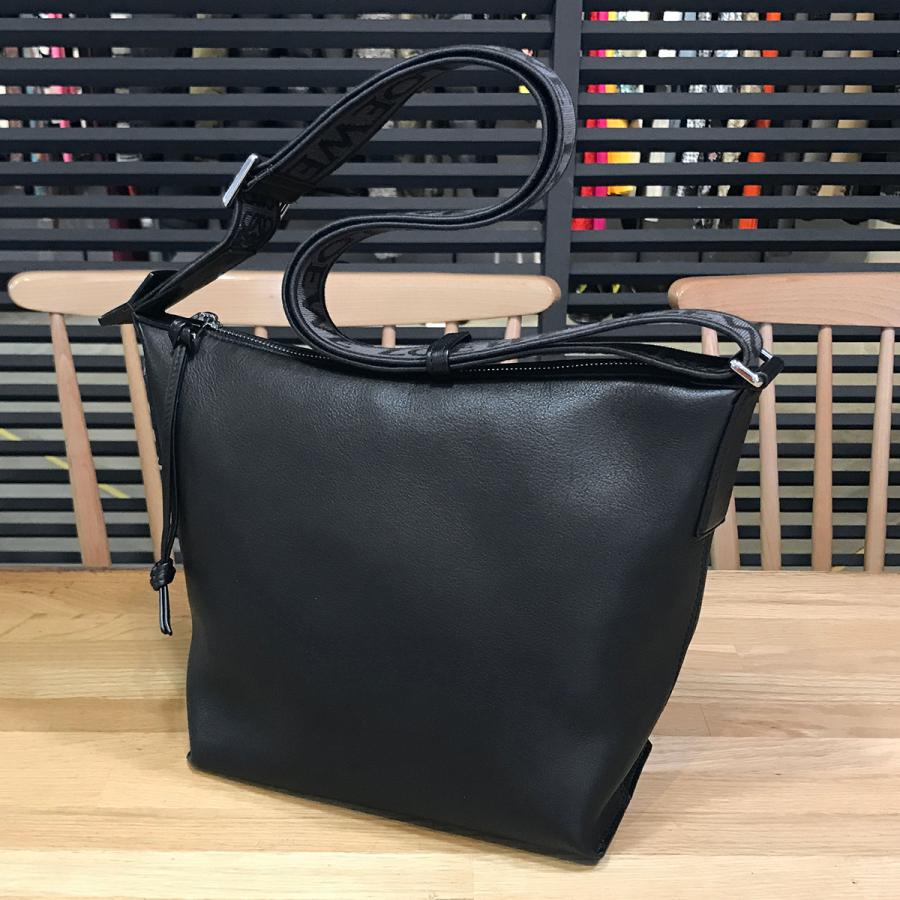 ＜美品＞LOEWE キュービィ クロスボディバッグ スモール ブラック LOEWE（ロエベ） 【超美品】ロエベ キュービィ クロスボディバッグ