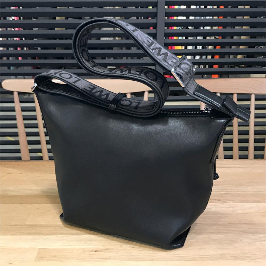 LOEWE（ロエベ） 【超美品】ロエベ キュービィ クロスボディバッグ