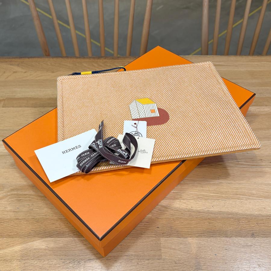 HERMES（エルメス） 【超美品】エルメス レキャバン フラットポーチ 