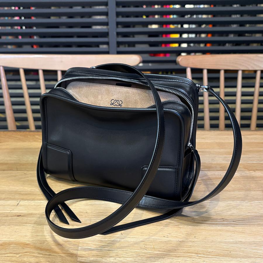 LOEWE（ロエベ） 【新品同様】ロエベ アマソナ180 スモール ソフト