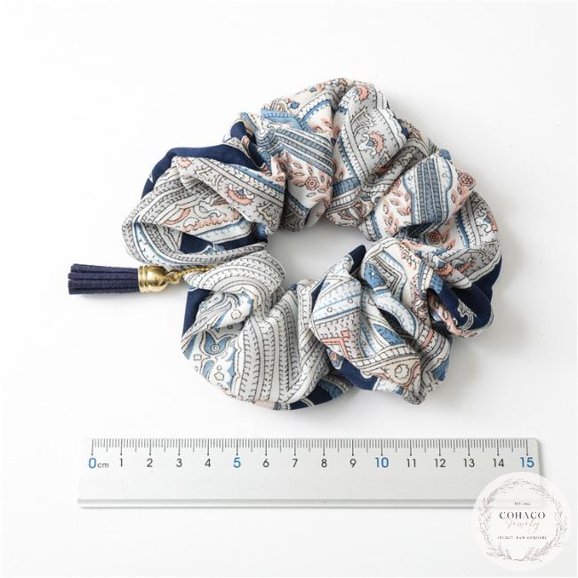 シュシュ ペイズリー柄 タッセル 付き ヘアアクセサリー 髪留め