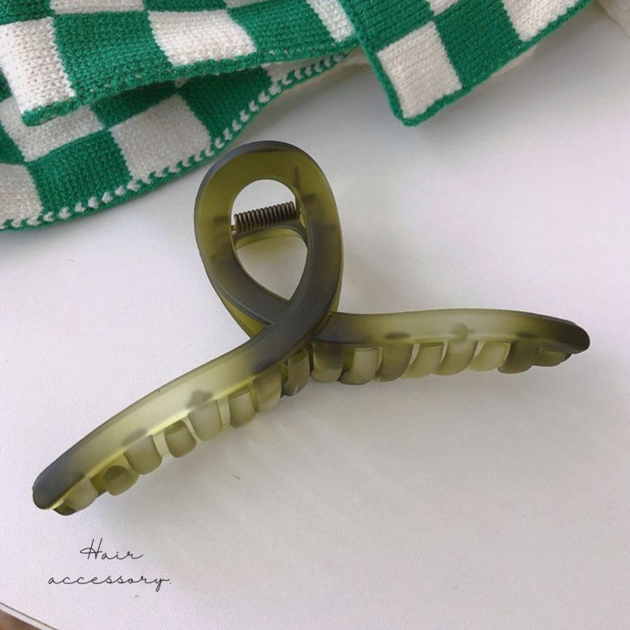 デニムリメイク  大きめヘアクリップ    革タグ  男前 デニムリメイク 大きめヘアクリップ 革タグ 男前