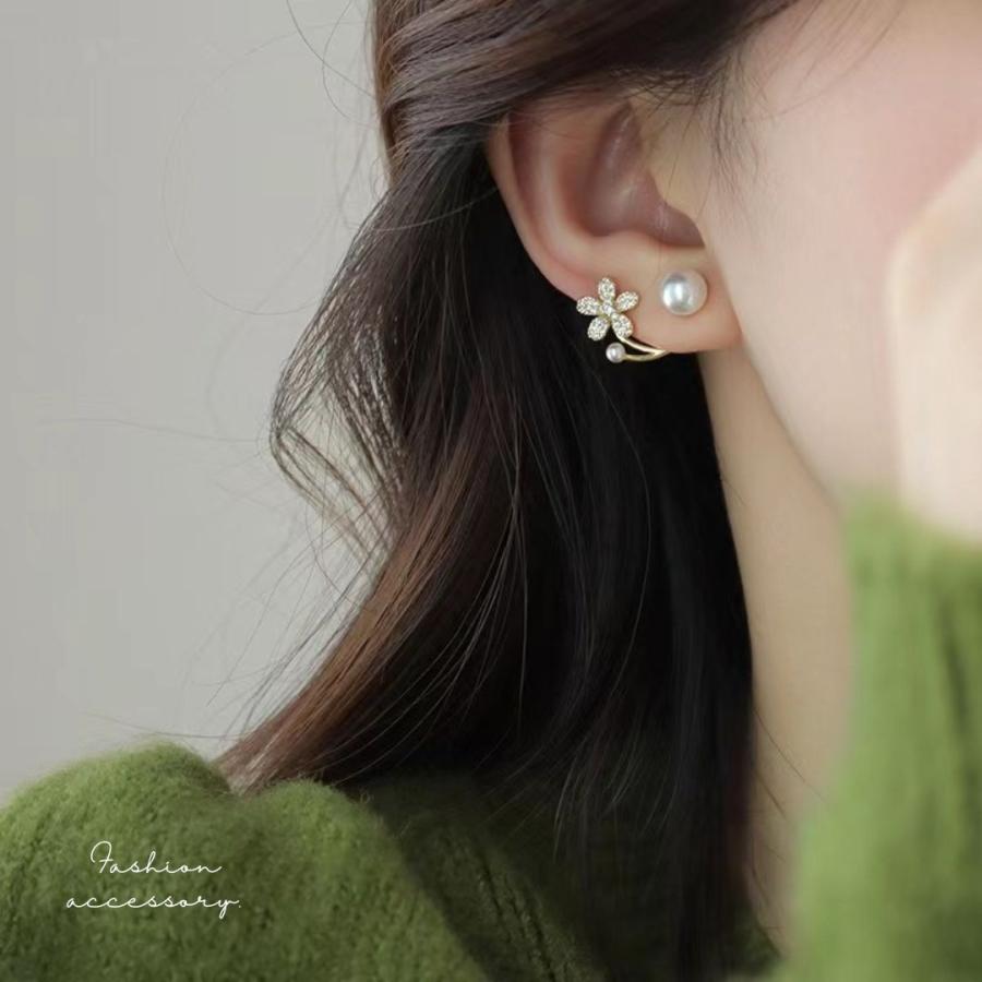 美品 シルバー 花 パール ピアス イヤリング フラワーモチーフパールイヤリング 花 結婚式 お呼ばれ