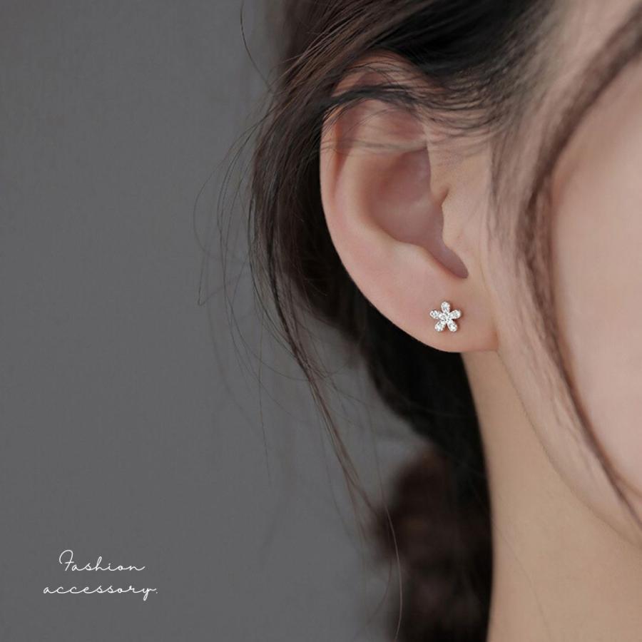 フラワーピアス ミニピアス シルバー925 アレルギー対応 小さめ