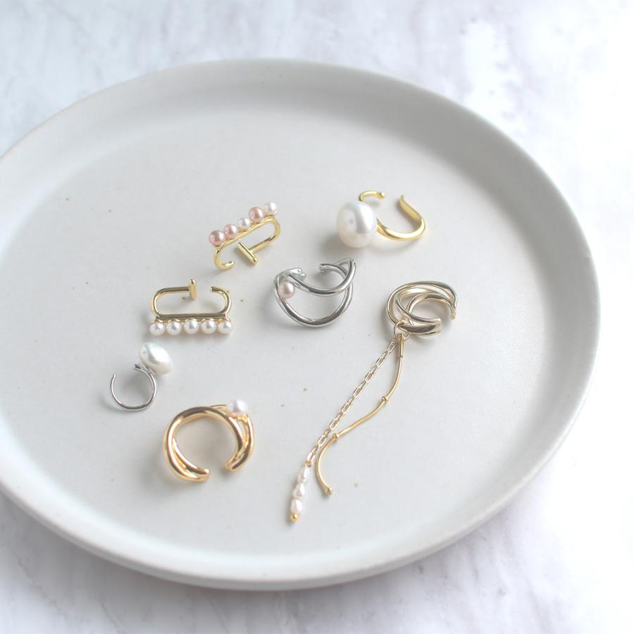 美品　未使用　BEATRIZ PALACIOS 淡水パール３連 イヤーカフ 美品 未使用 BEATRIZ PALACIOS 淡水パール3連 イヤーカフ