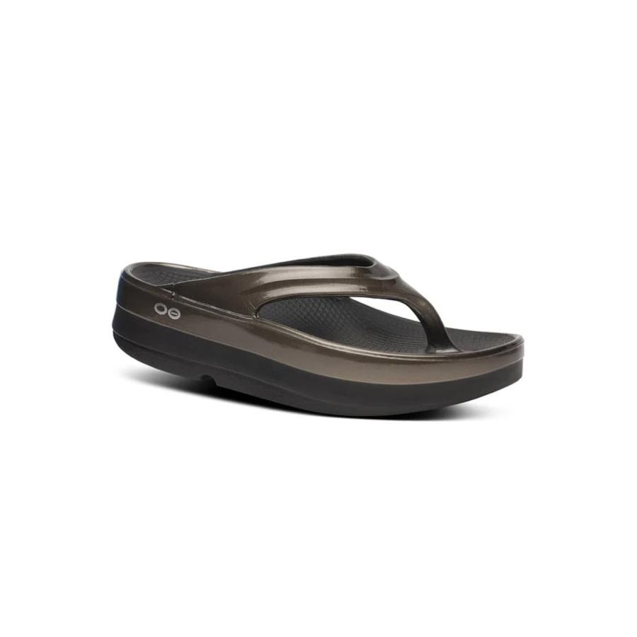 新品⭐︎Oofos OOmega OOlala Luxe 23cm チタンミラー Women's OOmega Luxe Sandal - Titanium Mirror – oofos