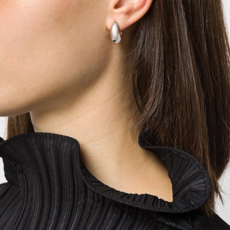 TOM WOOD TOMWOOD トムウッド ピアス Ice Hoop Small Silver TOM WOOD TOMWOOD トムウッド ピアス Ice Hoop Small Silver