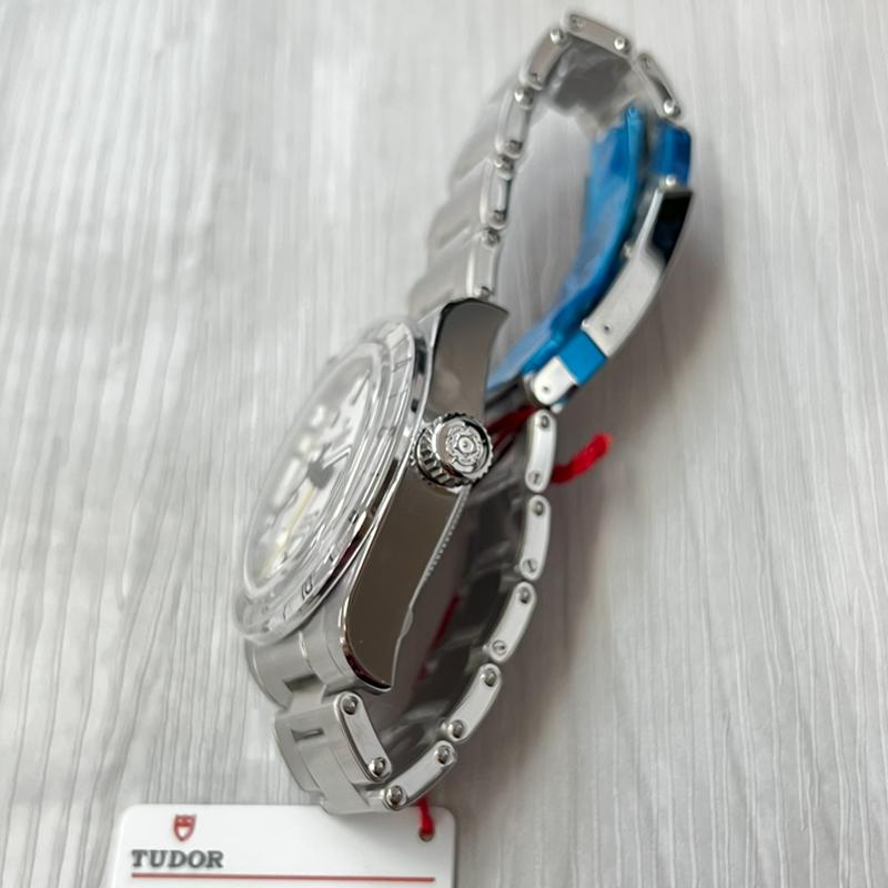 TUDOR（チューダー） 新品 腕時計 M79470-0004 Black Bay Pro マニュ