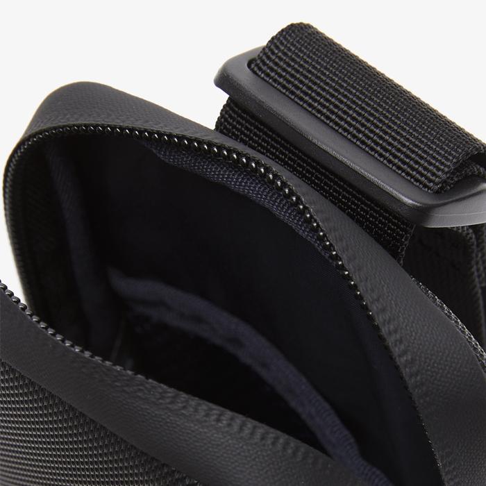 LACOSTE（ラコステ） スマホポーチ ショルダーバッグ ボディバッグ