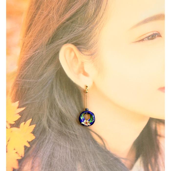 ピアス アレルギー対応 イヤリング イアリング レディース フープ 花柄 七宝焼き 七宝ビーズ 当店オリジナル 大ぶり おしゃれ 50代 ネジ式 チタン ハンドメイド |  | 10