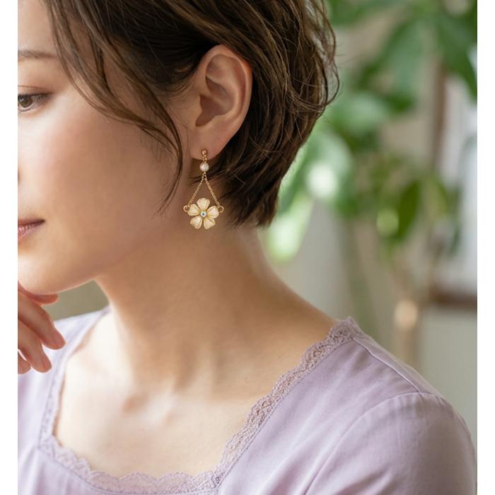 ピアス レディース お花 フラワー 花 ラインストーン 春 夏 揺れる