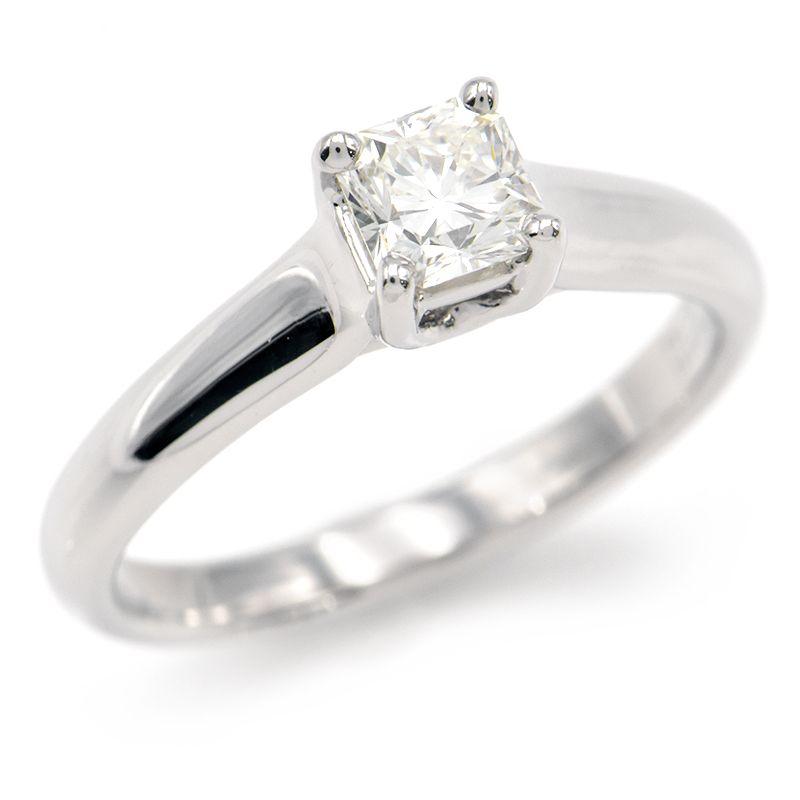 極美品✨️ティファニー　リング　7.5号　ダイヤ　3石　PT950　プラチナ ティファニー ダイヤ3石 ルシダリング プラチナ7.5号