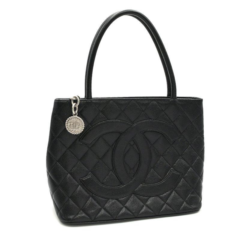 シャネル 復刻トート A01804 キャビアスキン ブラック シルバー金具 トートバッグ ハンドバッグ ココマーク CCマーク 黒 中古 送料無料 キャビアスキン シャネル 復刻トート A01804 ブラック シルバー金具