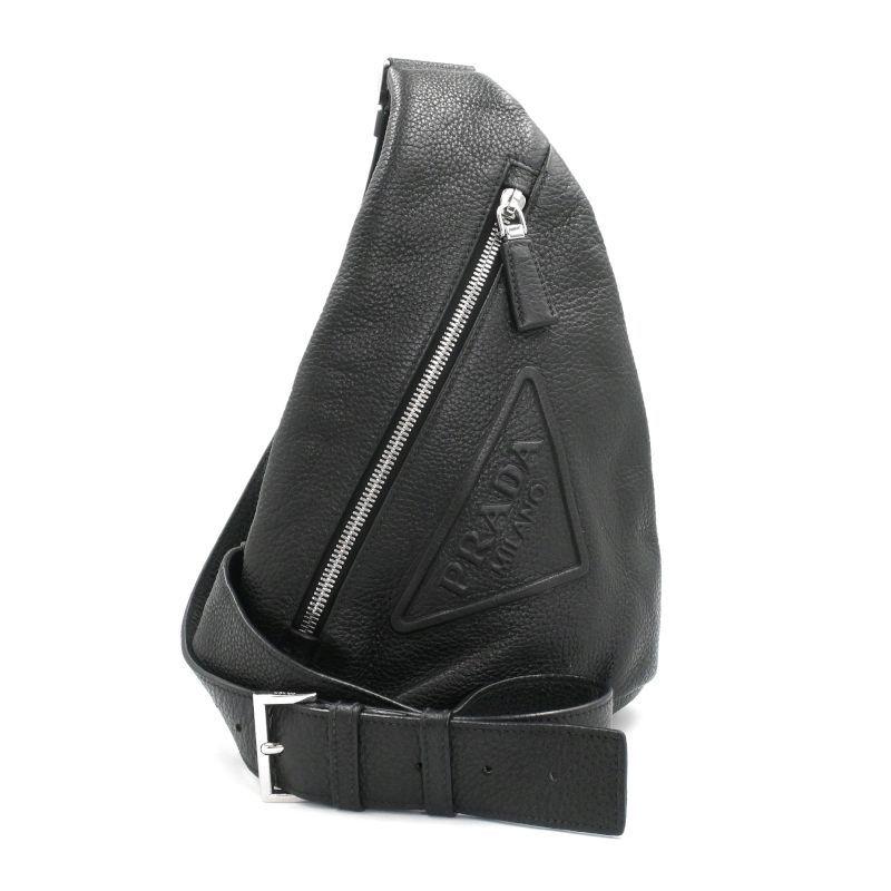 新品《 PRADA 》トライアングル レザー クロスボディバッグ / ブラック 