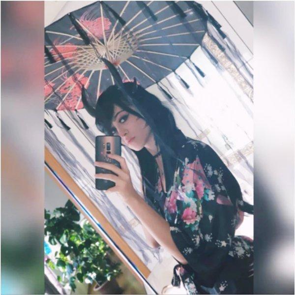 木版画　女性の美しさ 和傘 木版画 女性の美しさ 和傘 木版画 女性の美しさ 和傘