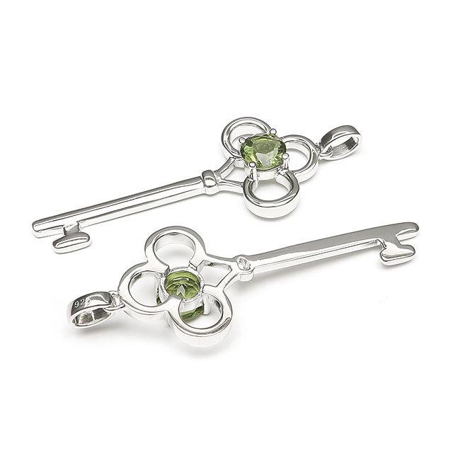 チェコ産 モルダバイト ペンダントトップ 41×17mm【1コ販売】 / 67-1