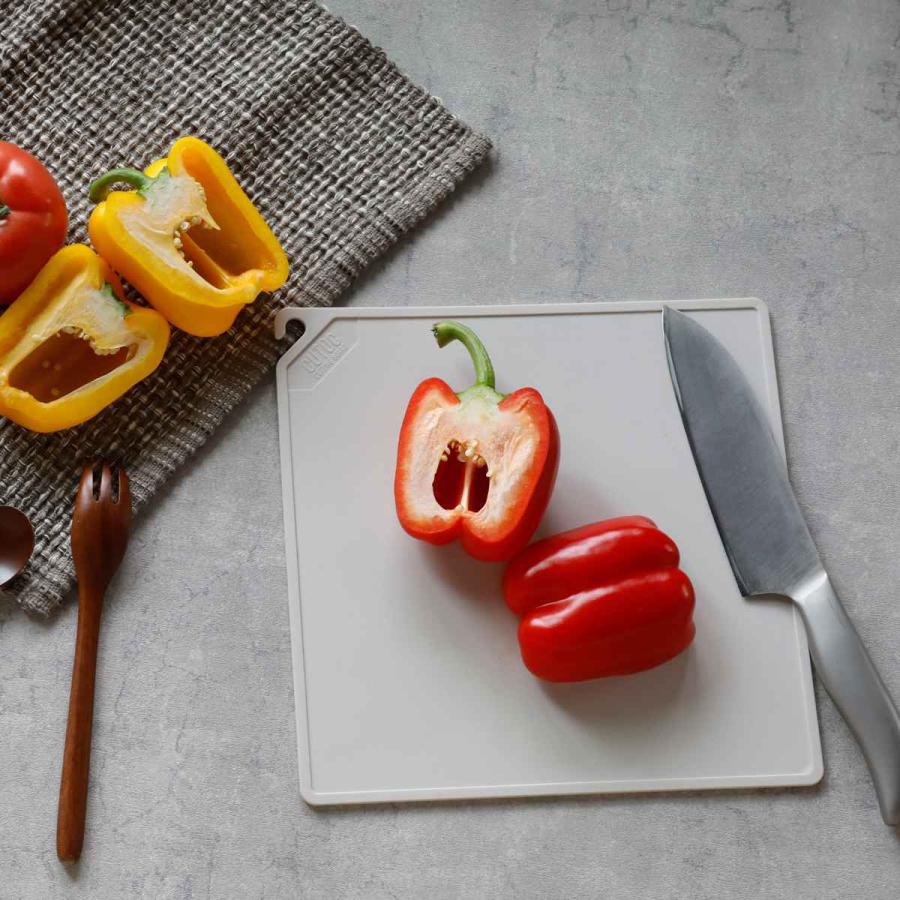 まな板 スクエア 26ｘ26cm 耐熱抗菌tpuまな板 Cutoc 抗菌 食洗機対応 まないた マナイタ 安い 激安 プチプラ 高品質 カッティングボード 軽量 便利 耐熱 軽い 使いやすい