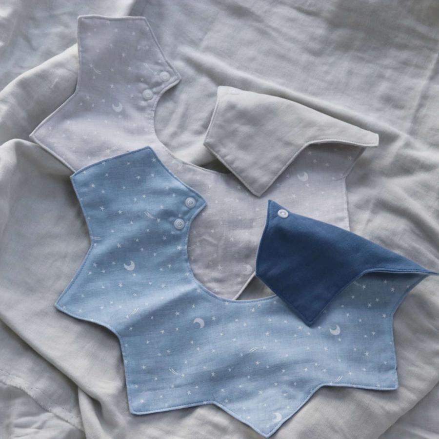 送料無料！ブルーの小さな星×ブルーのクマ柄 襟付きスタイ ブルーの小さな星×ブルーのクマ柄 襟付きスタイ