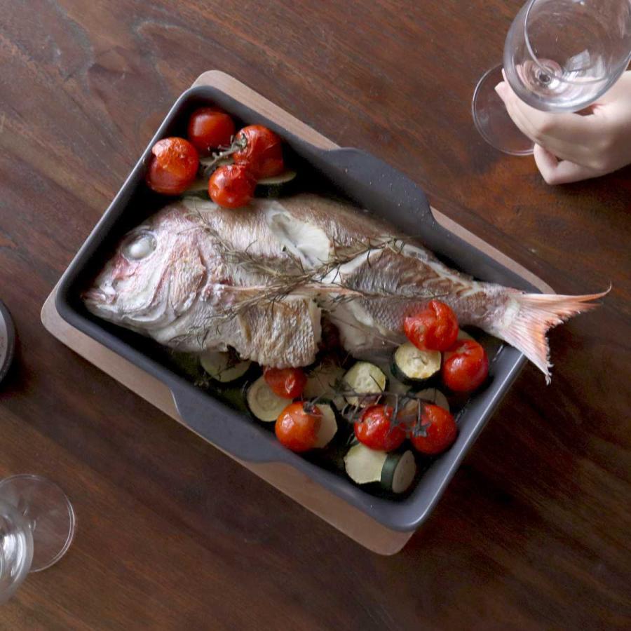 ベイクパンL ウェーブ The chef ( グリルパン グリルプレート フタ付き 角型 陶器製 ) :391522:お弁当グッズのカラフルボックス - 通販 - Yahoo!ショッピング ベイクパンL ウェーブ The chef ( グリルパン グリルプレート フタ付き 角型 陶器製 ) :391522:お弁当グッズのカラフルボックス - 通販 - Yahoo!ショッピング