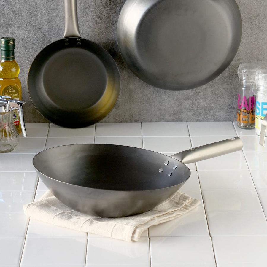 特典付き 鉄フライパン 24cm 深型 チタン柄 HANAKO+a 打出し窒化加工