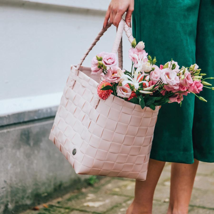 フェラガモヴァラハンドバッグ編みバッグ編み込みかごバッグトートバッグ