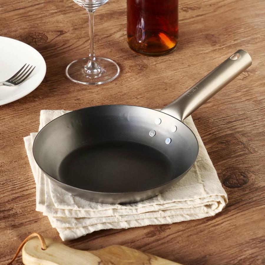 HANAKO+a フライパン20㎝ チタン柄 鉄フライパン 20cm チタン柄 HANAKO 打出し 2.3mm 日本製 （ IH対応