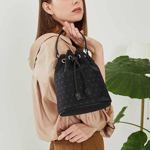 決算特価 送料無料 Agatha アガタ Agt2 710 ヌーボ軽量バケットバッグ 巾着型2wayバッグ ブラック Ts 想像を超えての Mercurytechnologies Mn Com