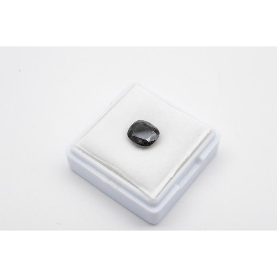 天然カラーチェンジガーネット　2.628ct　クッション　変色効果大　CGLソーティング　製品制作　コレクション　CG-083S