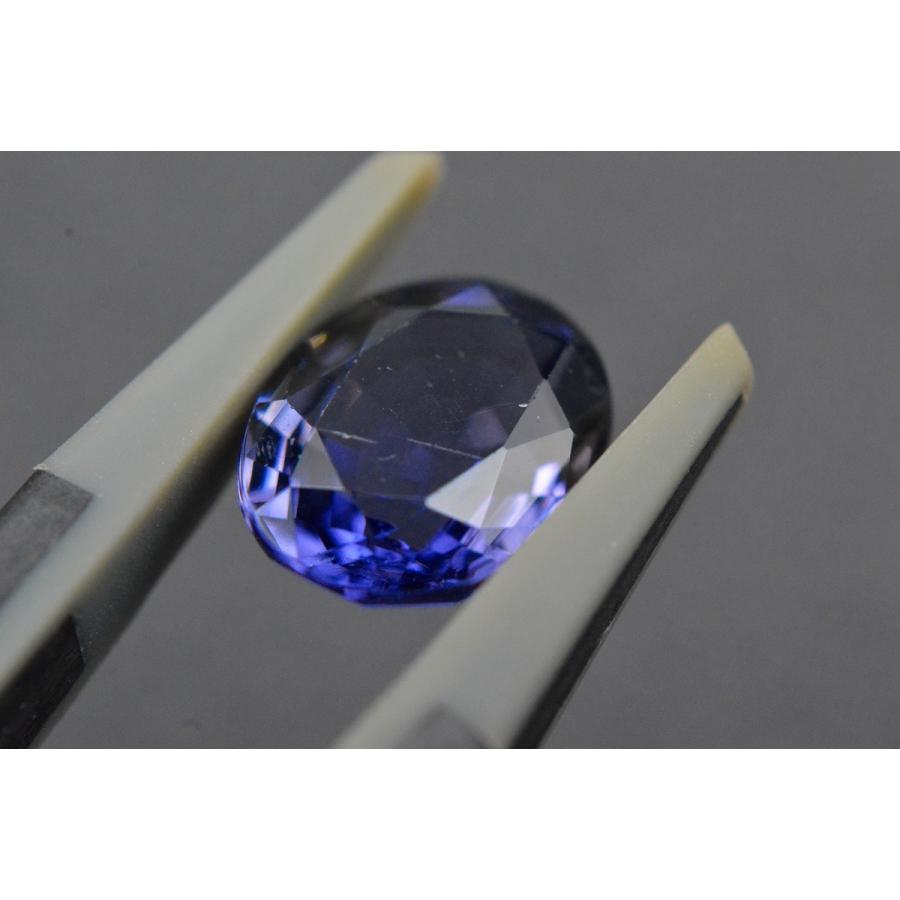 天然アイオライト【コーディエライト】ルース 1.602ct オーバル CGL 