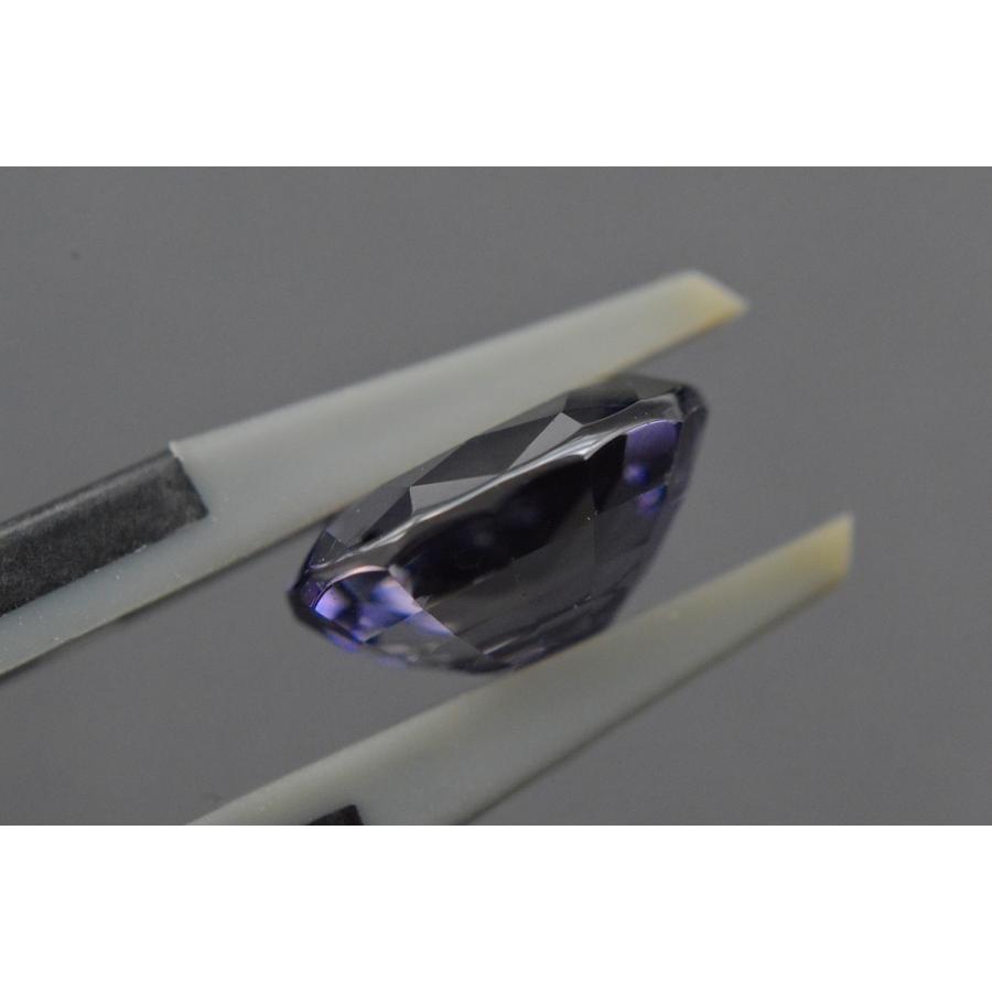 天然アイオライト【コーディエライト】ルース 1.602ct オーバル CGL 