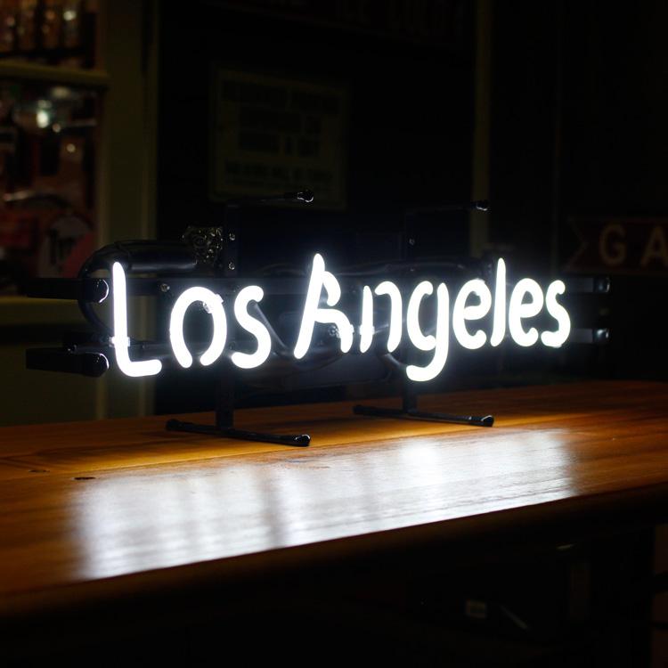 アメリカンネオンサイン Los Angels ロサンゼルス 文字デザイン 縦17×横56cm バー ガレージ 西海岸 インテリア | ブランド登録なし | 03