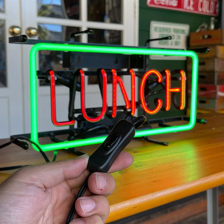 ネオンサイン LUNCH ランチ 高さ23.5×幅45.5×奥行き12.5cm ネオン管