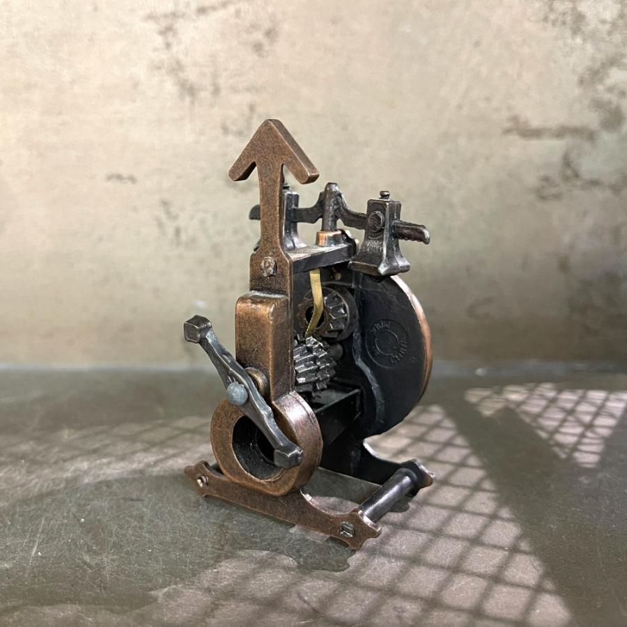 アンティーク シャープナー 鉛筆削り オブジェ ミニチュア 時計 : 雑貨