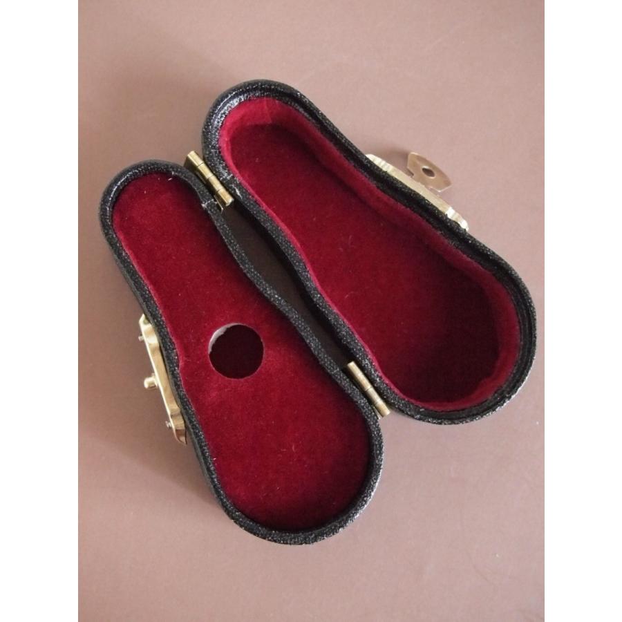 ピンバッジ ミニチュア楽器 ウクレレ Pg 7cm C Br 雑貨屋カンフィ 通販 Yahoo ショッピング