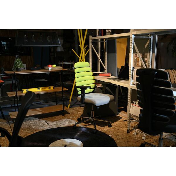 オフィスチェア グリーン 肘付き シンプル スタイリッシュ 在宅勤務 勉強用 学習用 ゲーム用 おしゃれ パソコンチェア PCチェア 椅子 イス ワークチェア |  | 11