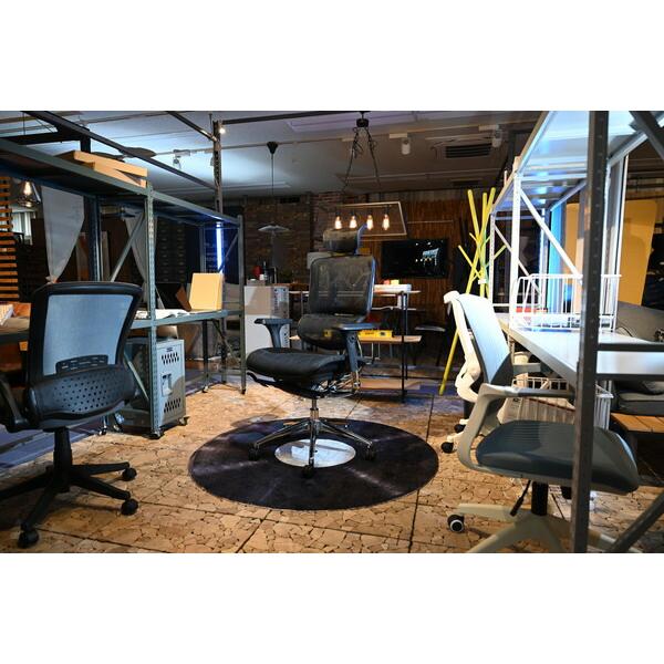 オフィスチェア ブラック 昇降機能 ロッキング機能 肘付き シンプル スタイリッシュ 勉強用 学習用 ゲーム用 パソコンチェア PCチェア 椅子 イス ワークチェア |  | 09