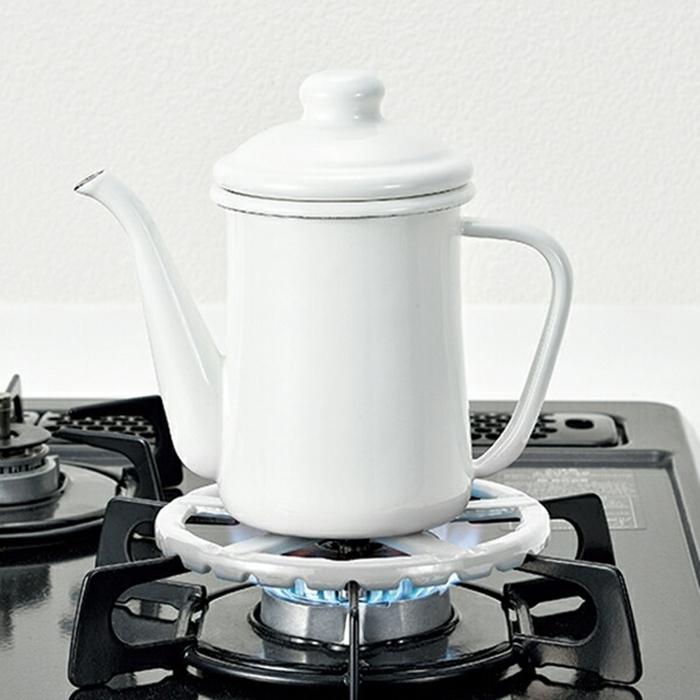 フェール 鉄鋳物製ミニ五徳(ホーロー加工) ホワイト 調理器具 料理道具 キッチン用品 台所用品 |  | 03