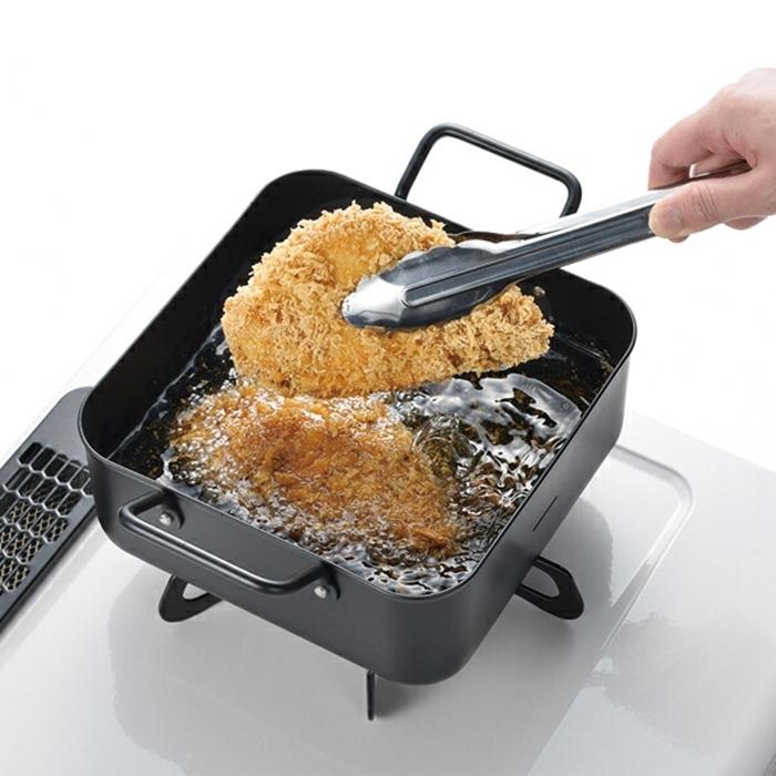 広く使えるスクエア天ぷら鍋20cm 揚げ鍋 揚げ物鍋 揚鍋 天婦羅鍋 両手フライ鍋 鍋 なべ 調理器具 料理道具 キッチン用品 台所用品 |  | 01