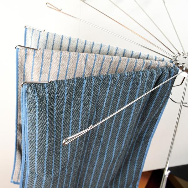 メタリア ステンレス製パラソルハンガー 物干しハンガー たこ足ハンガー パラソル型 タオル干し バスタオル ランドリー 折りたたみ 洗濯グッズ 洗濯用品 |  | 05