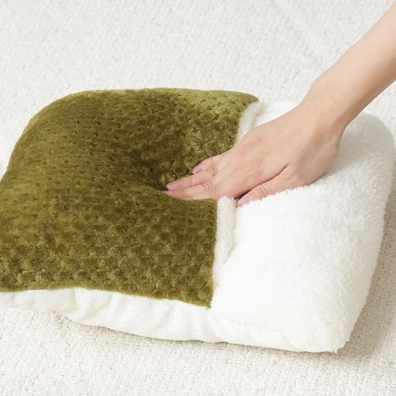 6個セット まとめ買い サーケル ワッフルフリース 足ポカクッション モス 冷え対策 ルームシューズ オフィス スリッパ フットウォーマー 脚用クッション 足用 |  | 03